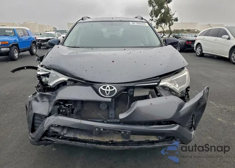 2016 Toyota Rav4 Le z USA, uszkodzony, nr VIN JTMZFREV4GD081151